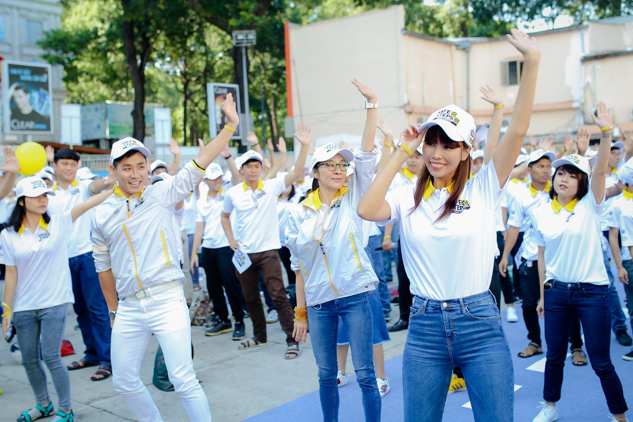 Bừng sáng sự kiện Safe Steps của Liên Hợp Quốc tại Việt Nam với áo thun sự kiện - Ao thun Safe steps Road Safety 14