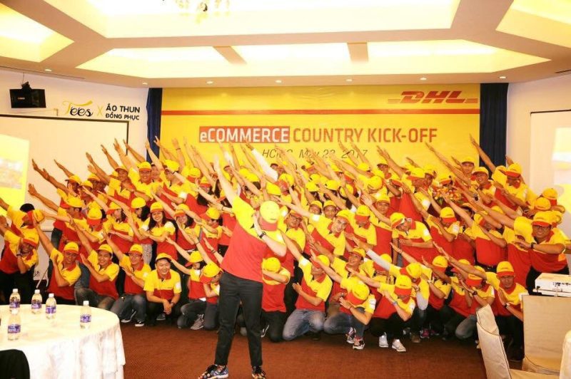 Áo thun đồng phục công ty chuyển phát nhanh DHL Việt Nam - dhl tshirt 8